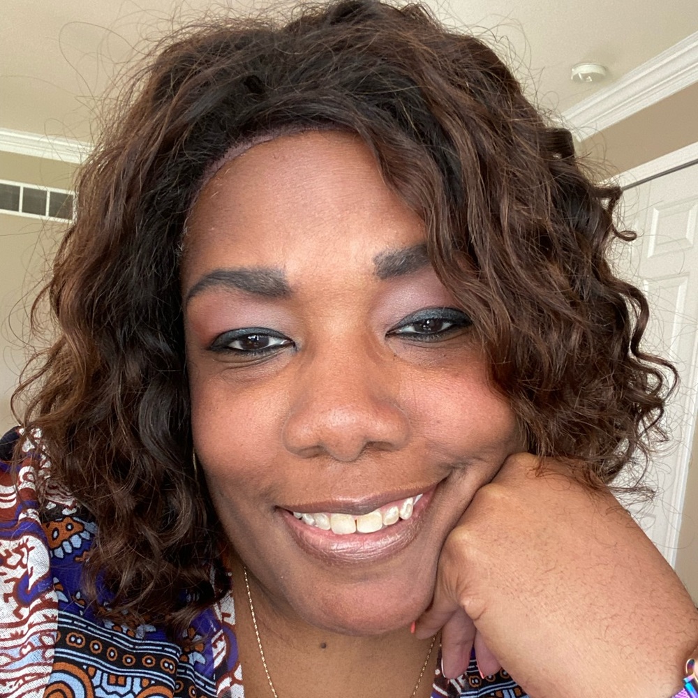 Meet your Posher, Monica